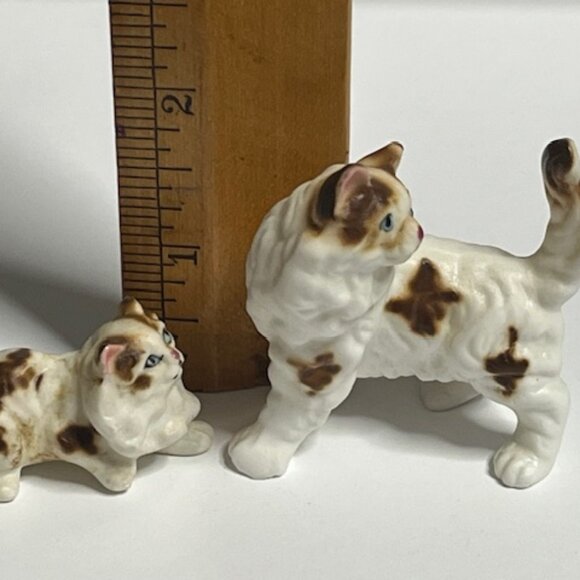 VTG Miniature Mama Cat & Kitten Porcelain Figurines White Brown Blue Eyes 2" - Picture 12 of 12